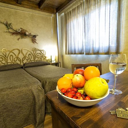 Hotel Albergue La Casa Del Peregrino Эль-Асебо-де-Сан-Мигель Экстерьер фото