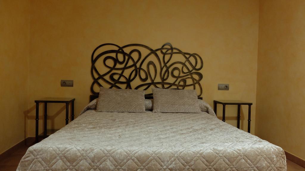 Hotel Albergue La Casa Del Peregrino Эль-Асебо-де-Сан-Мигель Номер фото