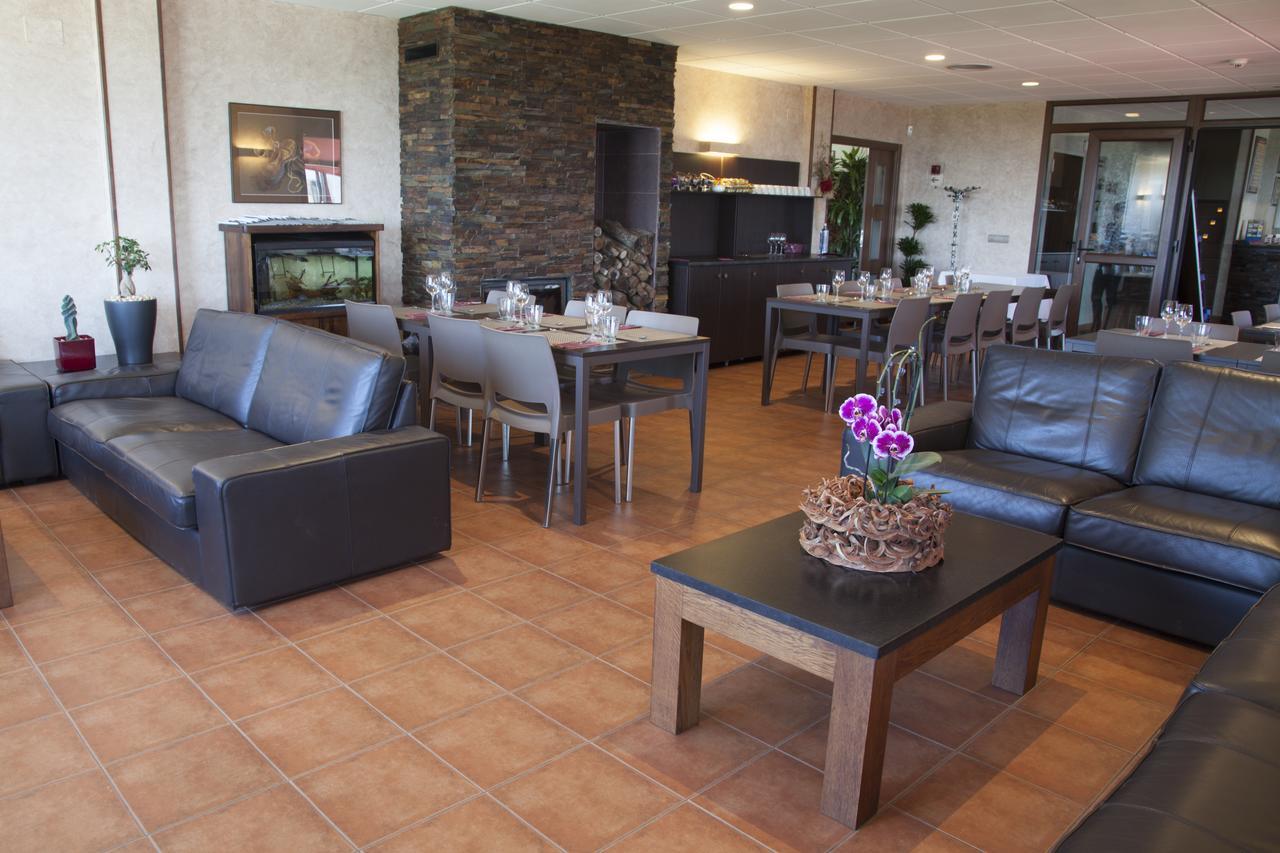 Hotel Albergue La Casa Del Peregrino Эль-Асебо-де-Сан-Мигель Экстерьер фото